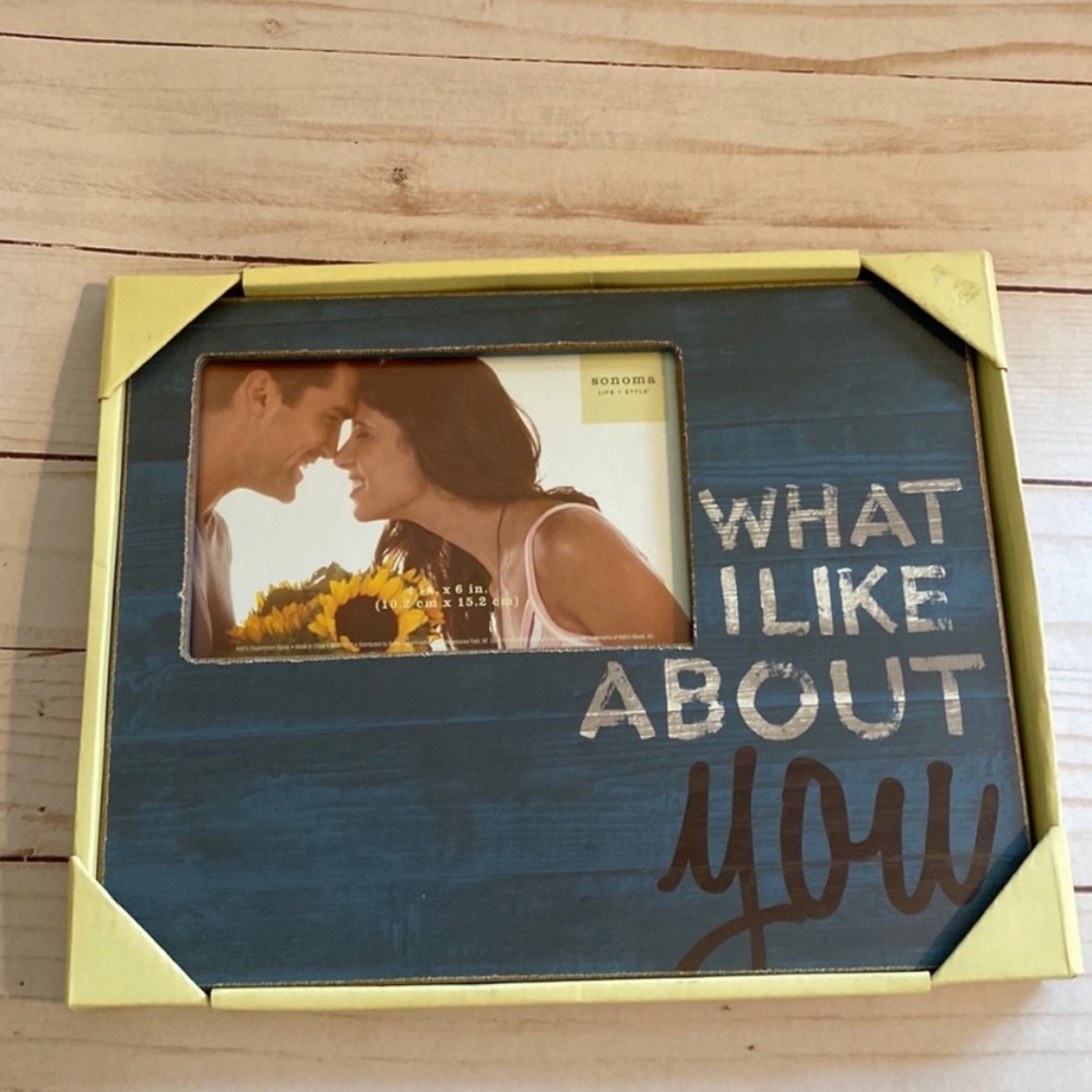 Kohl’s Sonoma Home Caption Frame blue wooden shiplap 10x8 hold 4x6 picture New